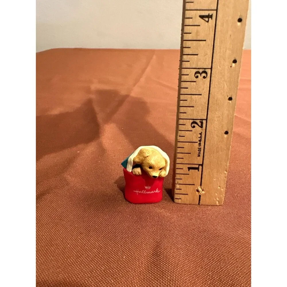 1994 Hallmark Keepsake Miniature Puppy in a Gift Bag Collector's Club QXG #4803